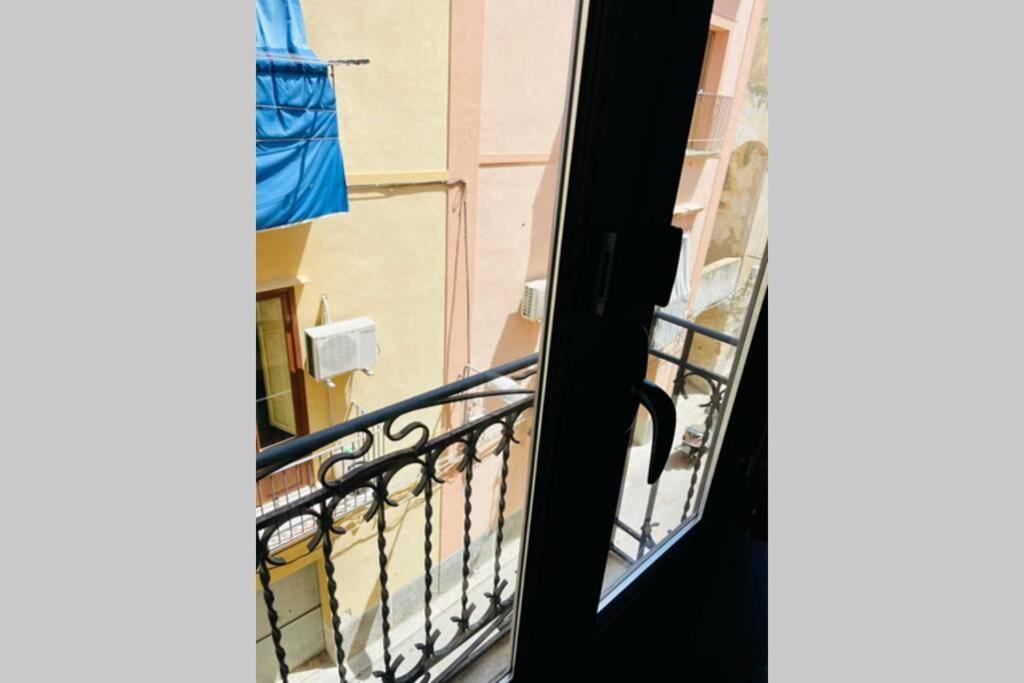 Trapani Centro Storico Apartment, Great Central Location! All New Furniture And Appliances! Bagian luar foto